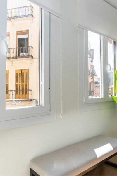 10 ESTUDIO SUPERIOR CON BALCON
