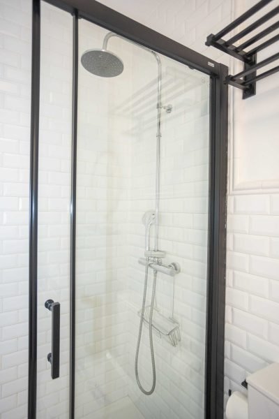 13 ESTUDIO SUPERIOR CON BALCON