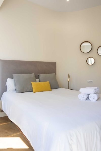 9 ESTUDIO SUPERIOR CON BALCON
